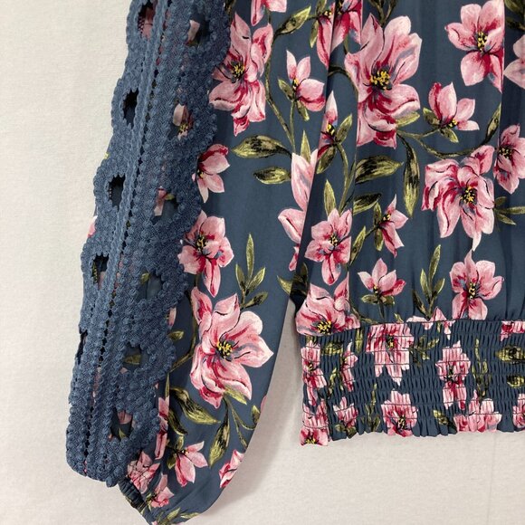 White House Black Market Blouse Large Floral Lace Detail Feminine Preppy Top - Picture 6 of 11